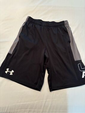 Boys Under Armour Athletic Shorts Size Youth Medium